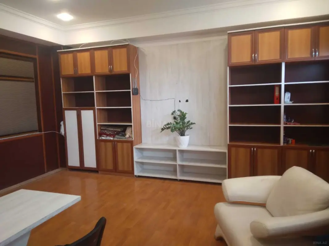 Kirayə verilir 1 otaqlı ofis 40 m²