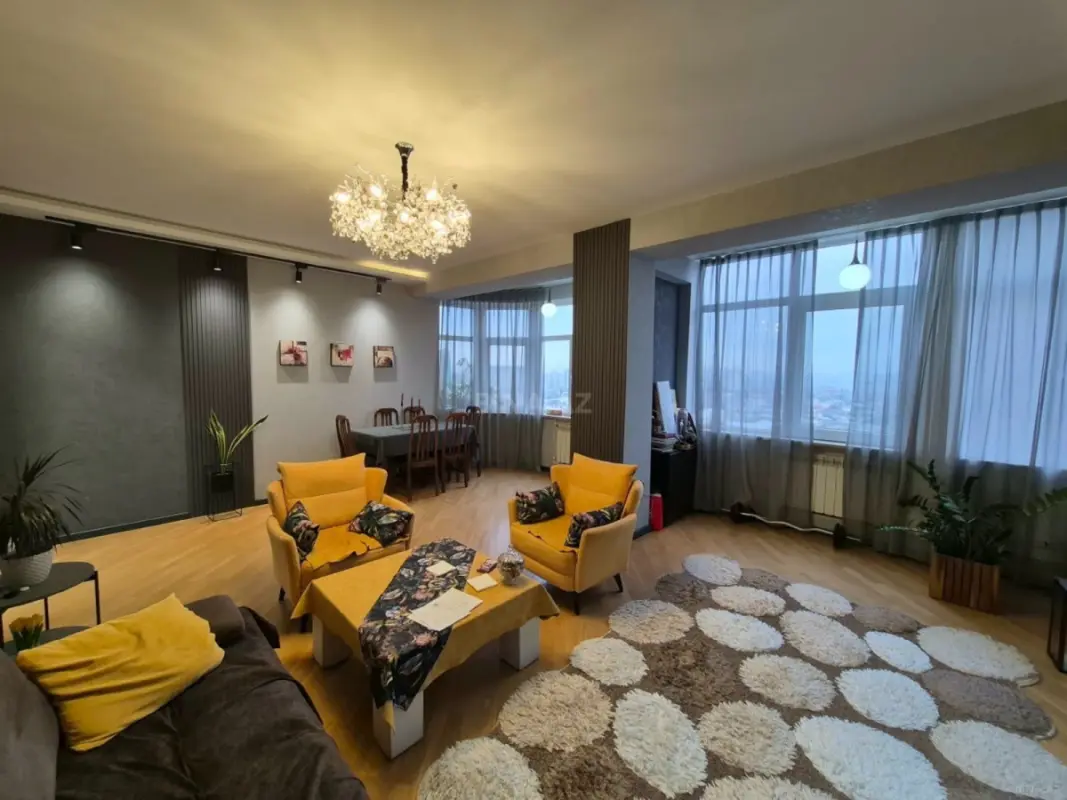 Satılır 3 otaqlı mənzil 120 m²
