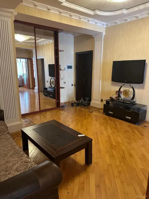 Kirayə verilir 3 otaqlı mənzil 128 m²