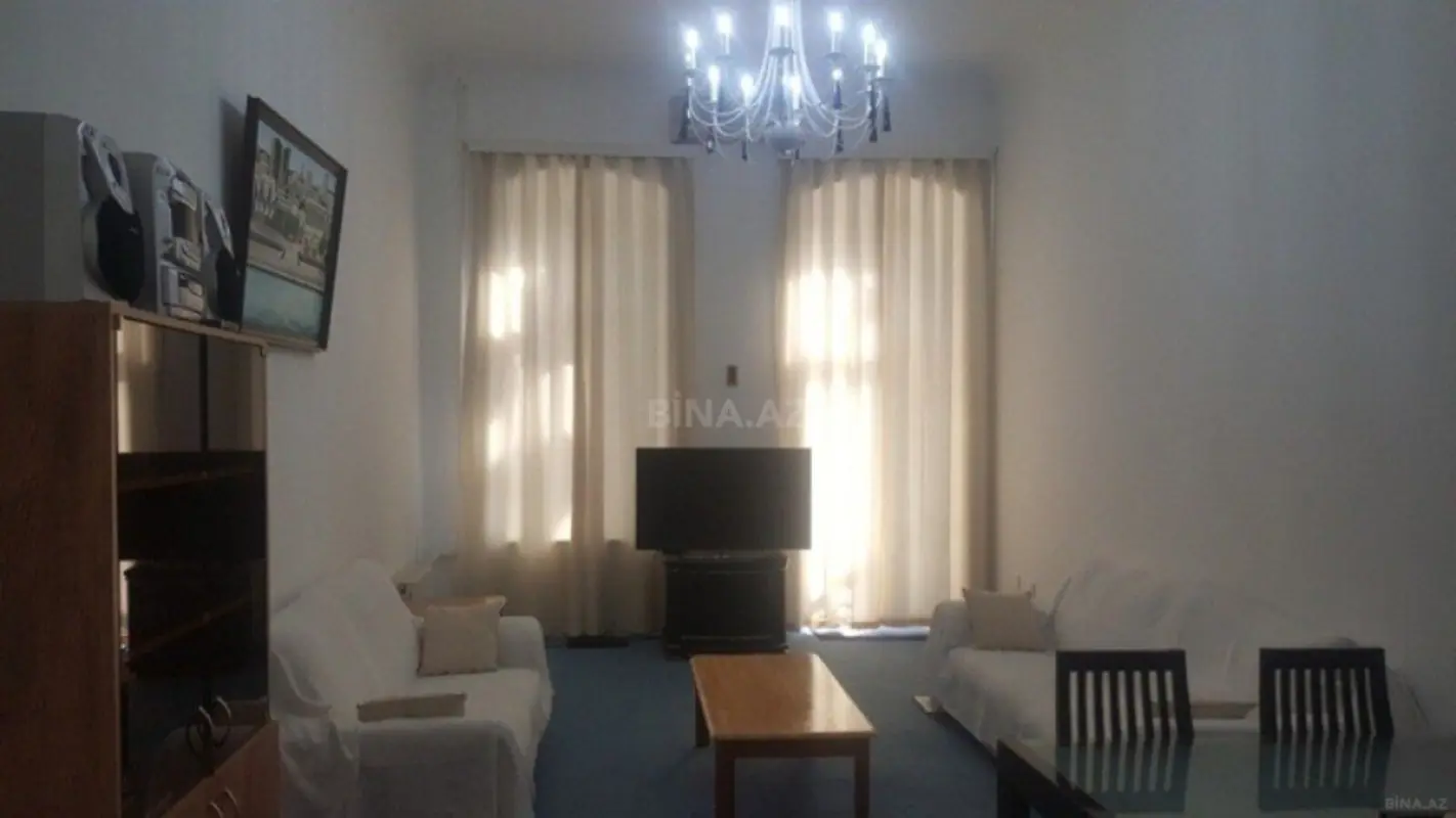 Kirayə verilir 2 otaqlı mənzil 85 m²