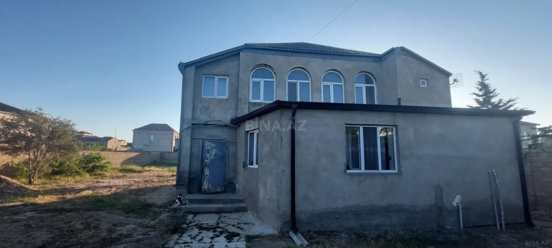 Satılır 6 otaqlı həyət evi 180 m²