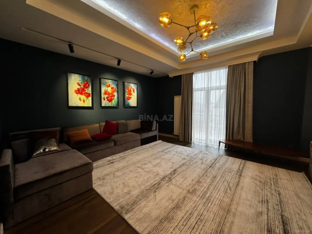 Kirayə verilir 3 otaqlı mənzil 157 m²