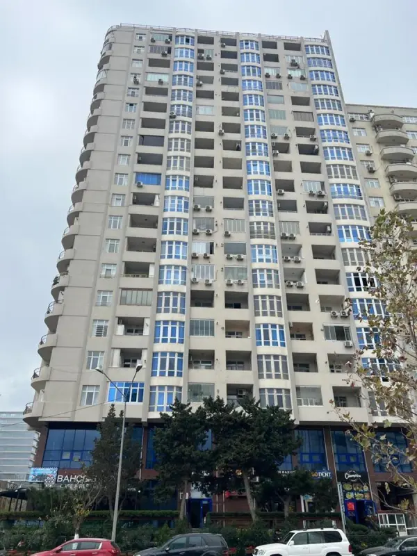 Satılır obyekt 2600 m²