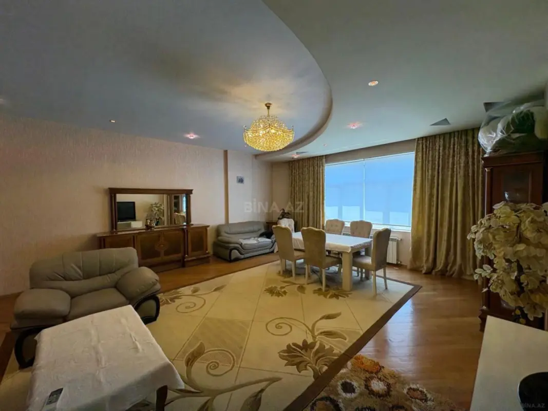 Kirayə verilir 3 otaqlı mənzil 150 m²