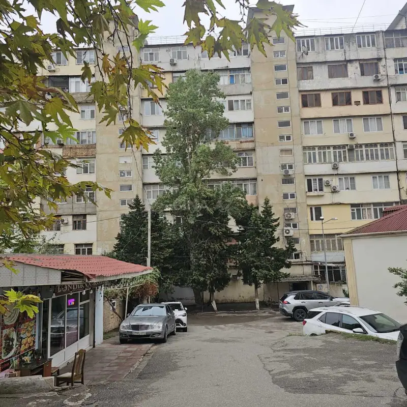 Satılır 4 otaqlı mənzil 84 m²