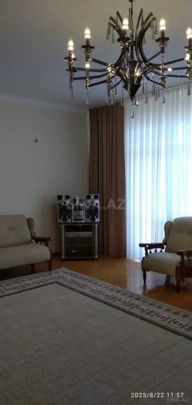 Kirayə verilir 4 otaqlı mənzil 225 m²