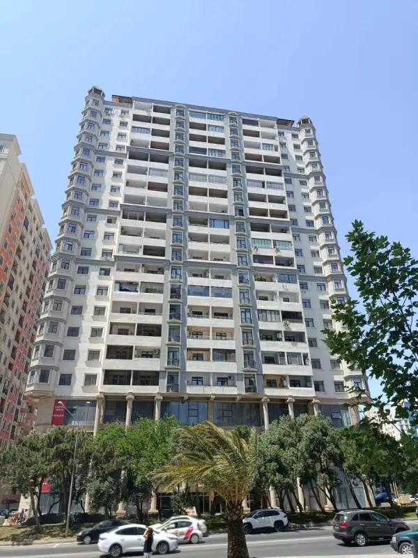 Satılır 2 otaqlı mənzil 93 m²
