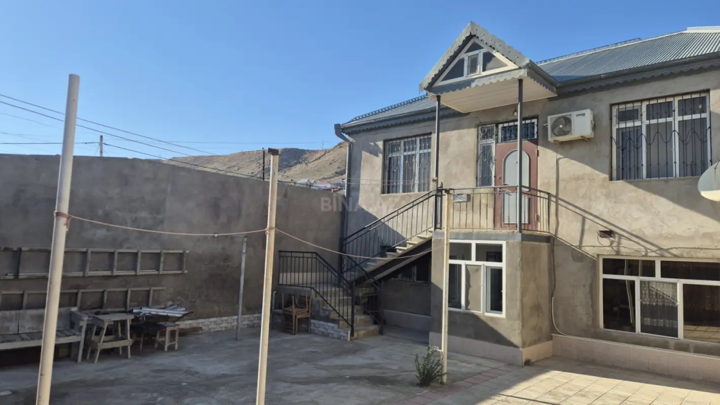 Satılır 6 otaqlı həyət evi 160 m²