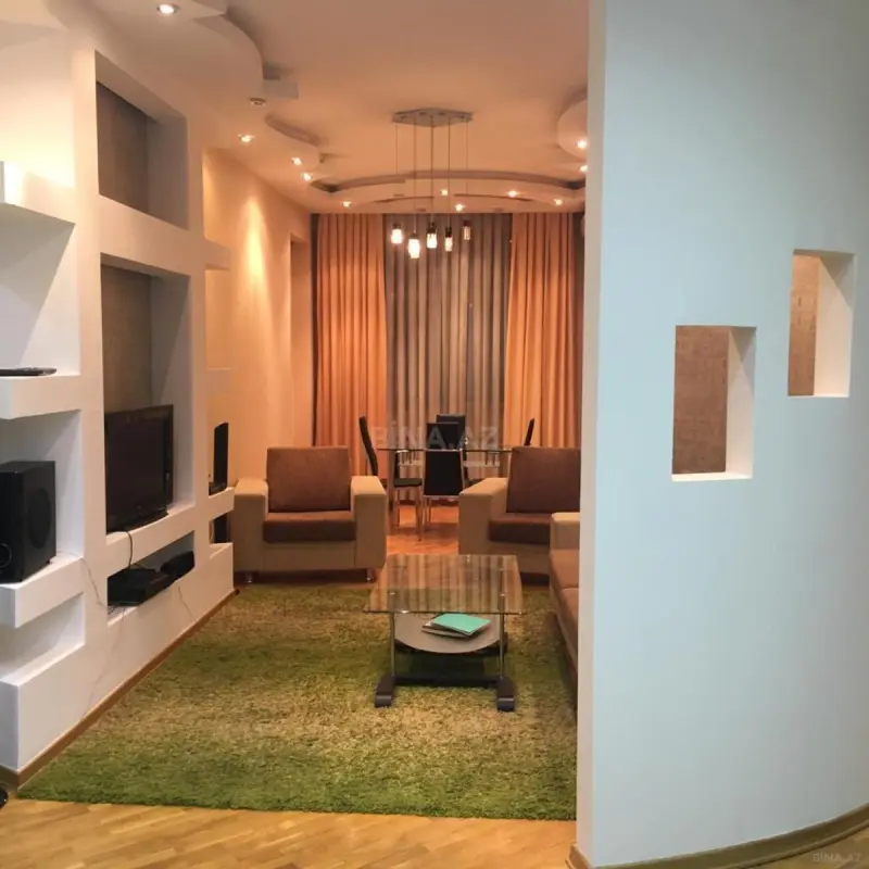 Kirayə verilir 2 otaqlı mənzil 72 m²