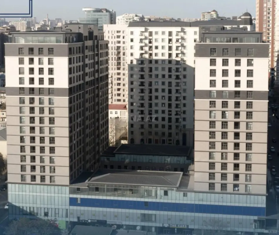 Satılır 3 otaqlı mənzil 145 m²