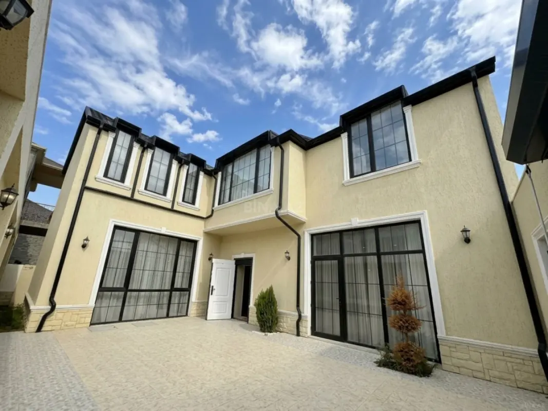 Satılır 5 otaqlı həyət evi 220 m²