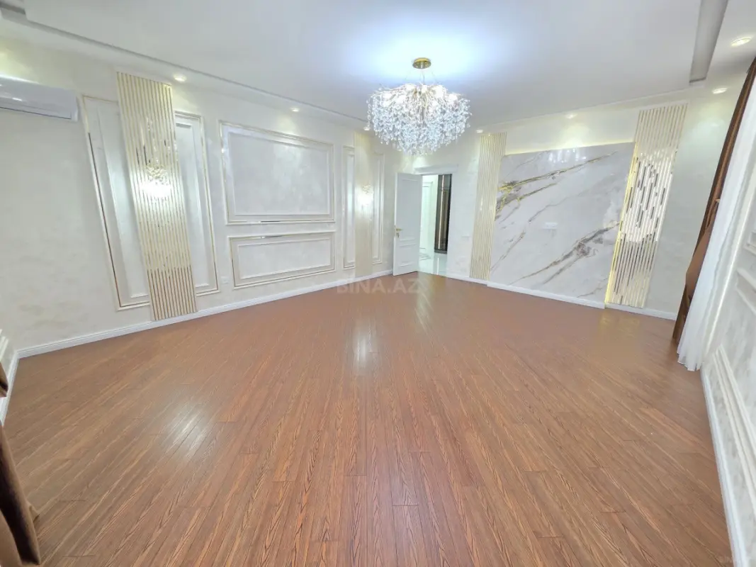 Satılır 3 otaqlı mənzil 130 m²