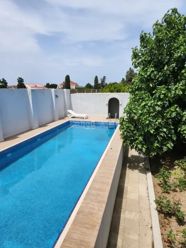 Satılır 6 otaqlı həyət evi 290 m²