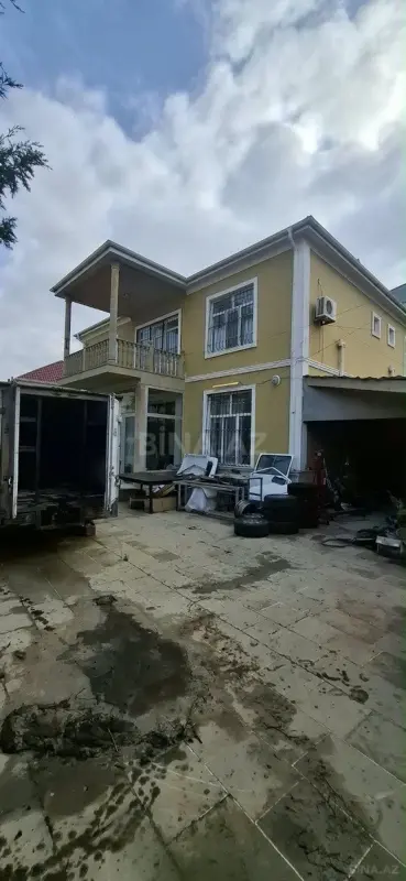 Satılır 6 otaqlı həyət evi 270 m²