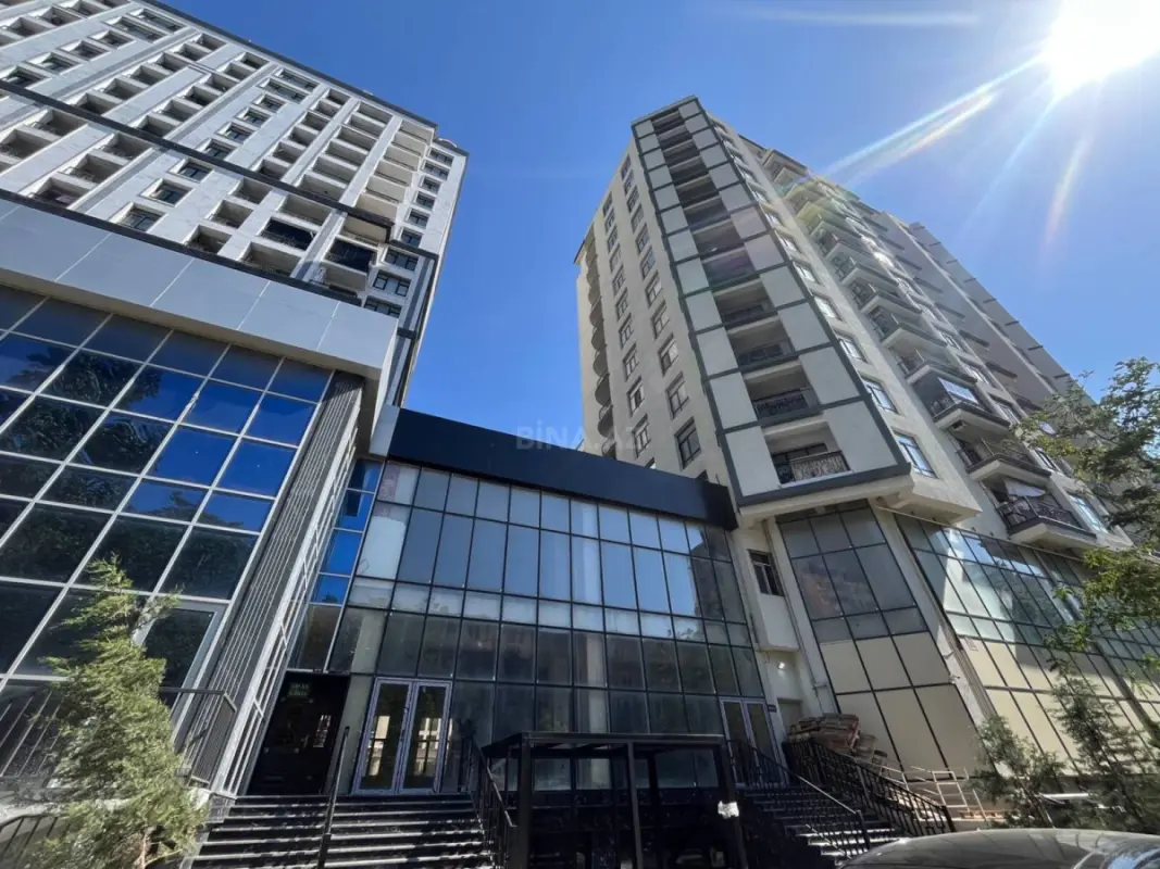 Satılır 3 otaqlı mənzil 155.5 m²