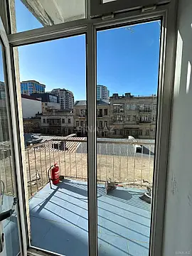 Satılır 3 otaqlı mənzil 72 m² — Bakı, Sahil qəs. 3 otaq 72.00 m²