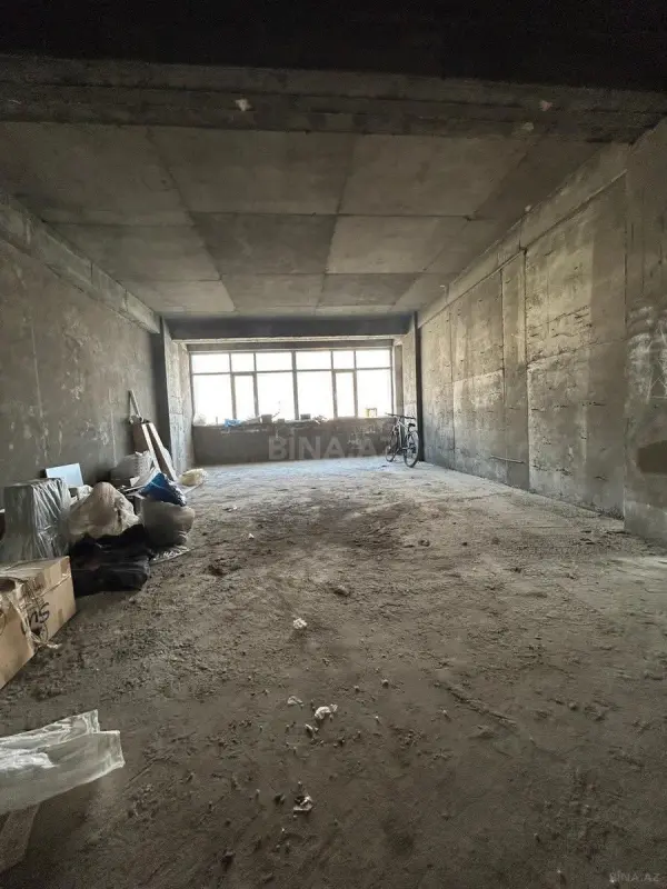 Satılır 3 otaqlı mənzil 135.5 m²