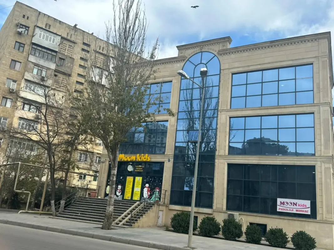 Kirayə verilir obyekt 860 m²