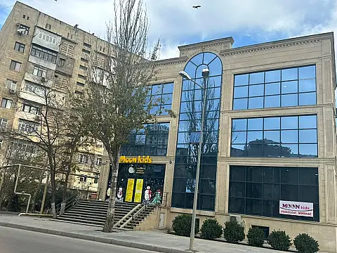 Kirayə verilir obyekt 860 m² — Bakı 860.00 m²