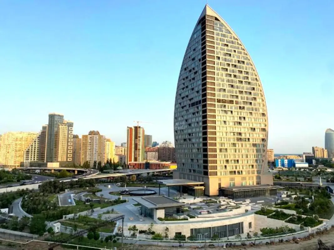 Satılır 2 otaqlı mənzil 84 m²
