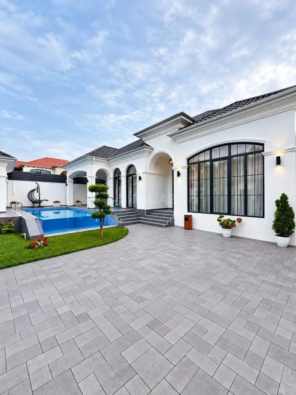Satılır 4 otaqlı həyət evi 200 m²
