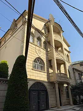 Satılır 13 otaqlı həyət evi 900 m² — Bakı, Nərimanov 13 otaq 900.00 m²