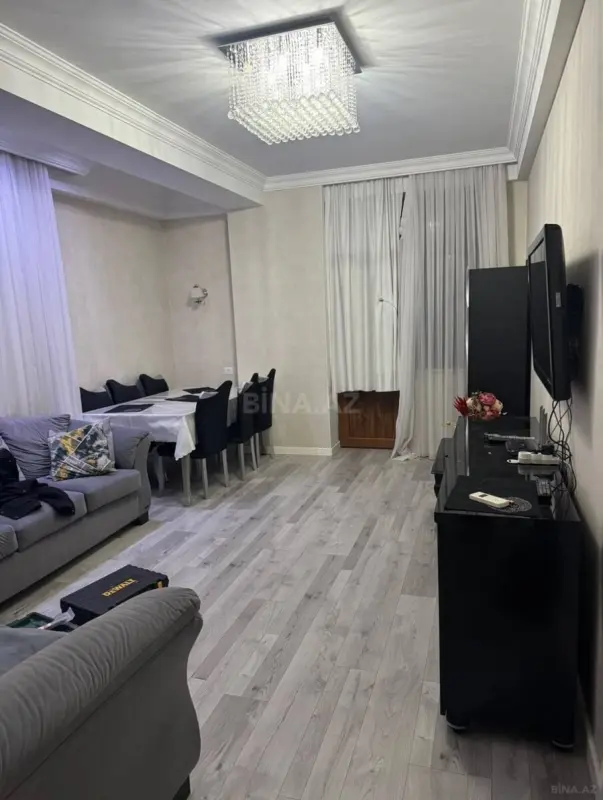 Kirayə verilir 3 otaqlı mənzil 120 m²