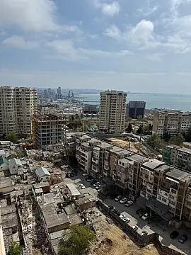 Satılır 3 otaqlı mənzil 182 m² — Bakı 3 otaq 182.00 m²