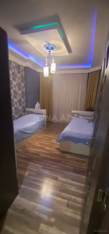 Satılır 3 otaqlı mənzil 137 m²