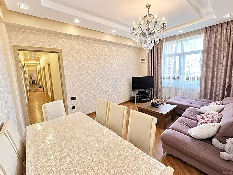 Satılır 3 otaqlı mənzil 111 m² — Bakı 3 otaq 111.00 m²