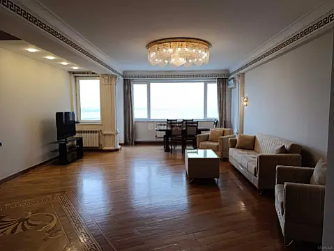 Kirayə verilir 3 otaqlı mənzil 180 m² — Bakı 3 otaq 180.00 m²