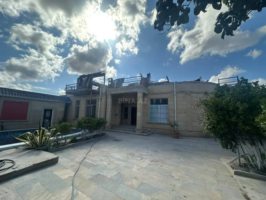 Satılır 7 otaqlı həyət evi 400 m²