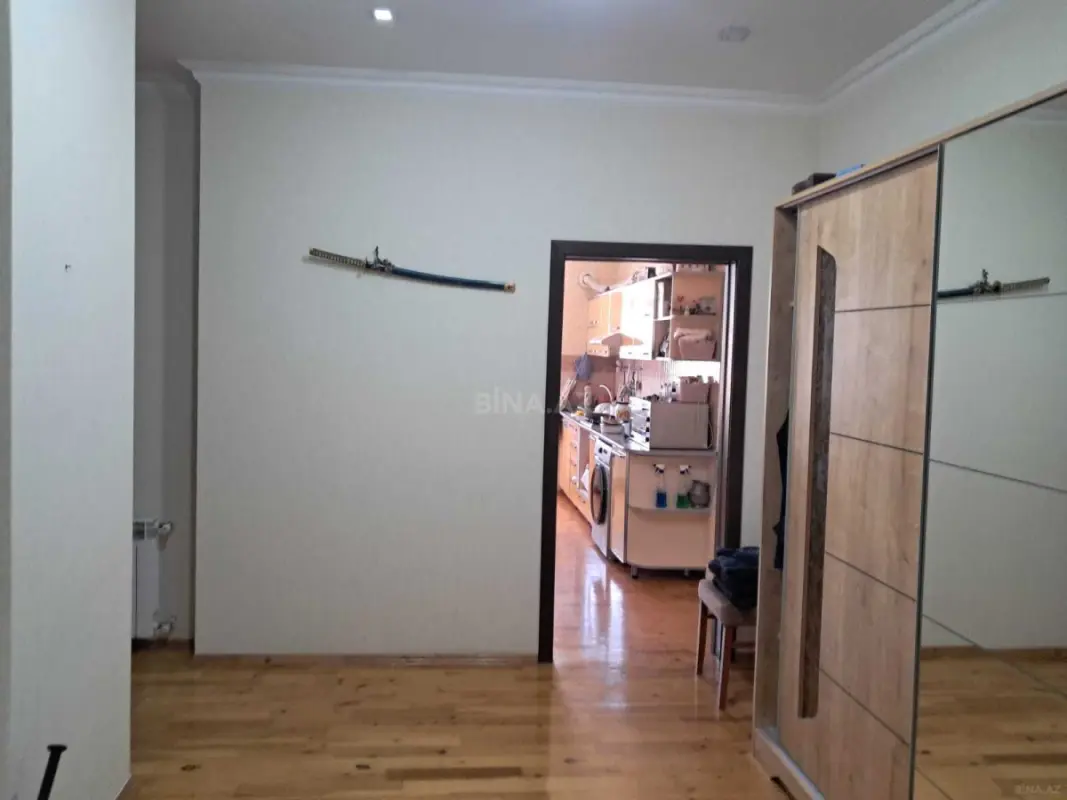 Satılır 3 otaqlı mənzil 117 m²