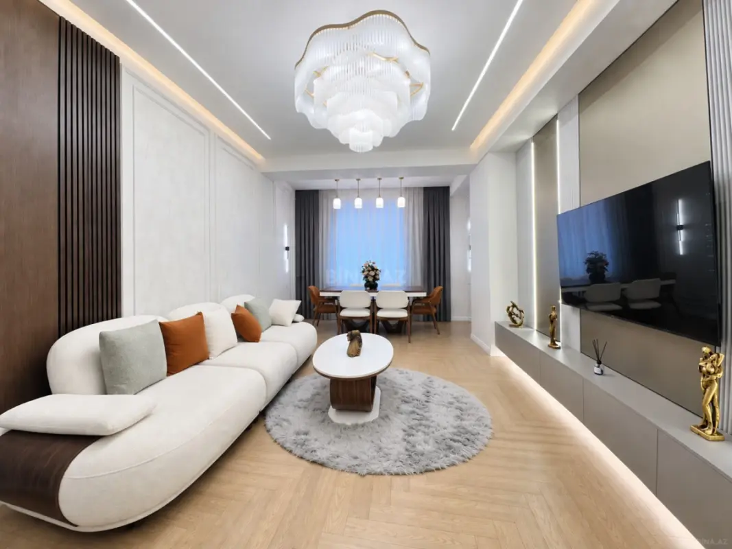 Satılır 4 otaqlı mənzil 145 m²