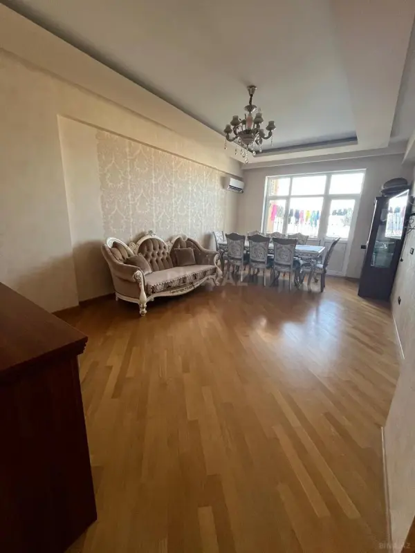 Satılır 2 otaqlı mənzil 103 m²