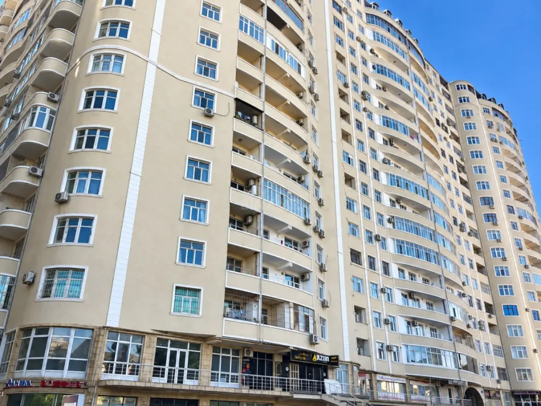 Satılır 2 otaqlı mənzil 84 m²