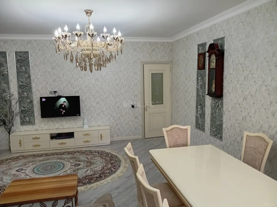 Satılır 4 otaqlı mənzil 150 m²