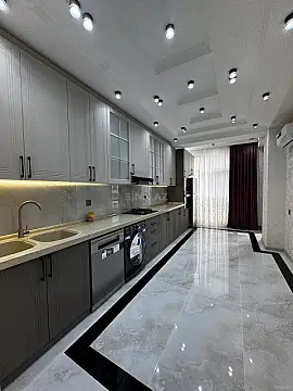 Satılır 3 otaqlı mənzil 130 m² — Bakı 3 otaq 130.00 m²