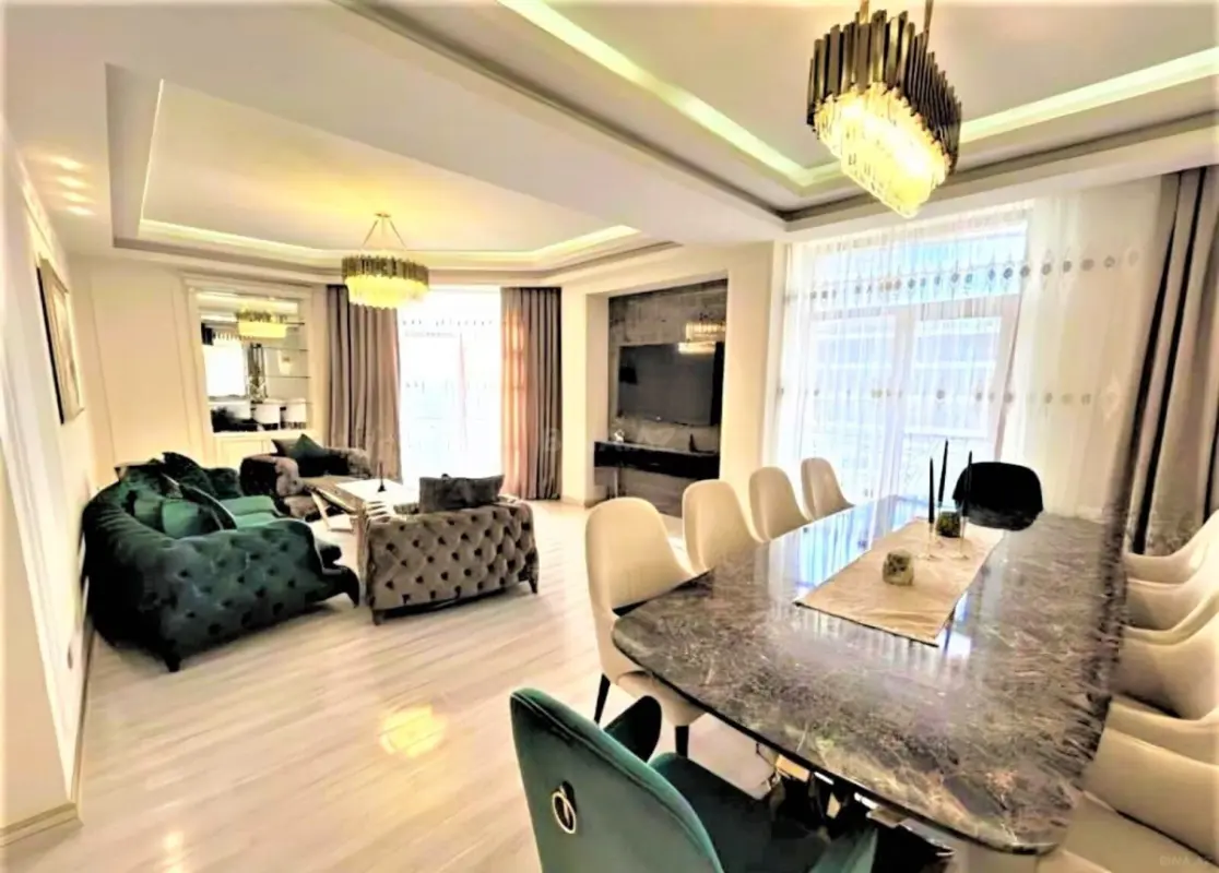 Kirayə verilir 3 otaqlı mənzil 140 m²