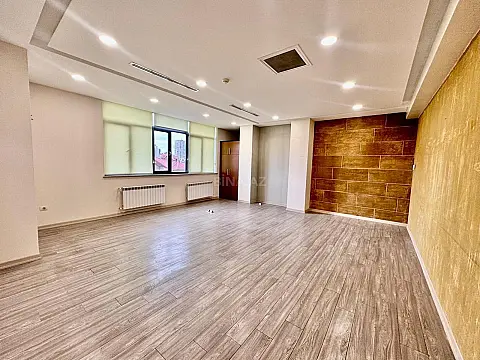 Kirayə verilir 10 otaqlı ofis 350 m² — Bakı 10 otaq 350.00 m²