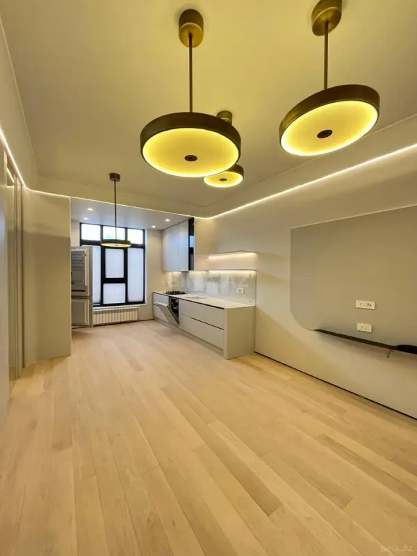Satılır 2 otaqlı mənzil 103 m²
