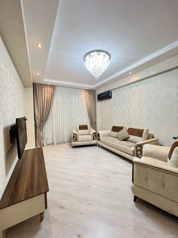 Satılır 3 otaqlı mənzil 118 m²