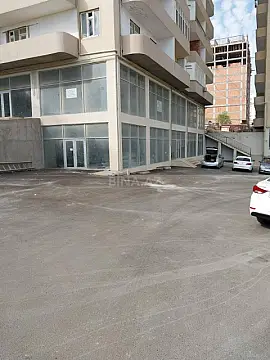 Kirayə verilir obyekt 580 m² — Bakı, İnşaatçılar 580.00 m²