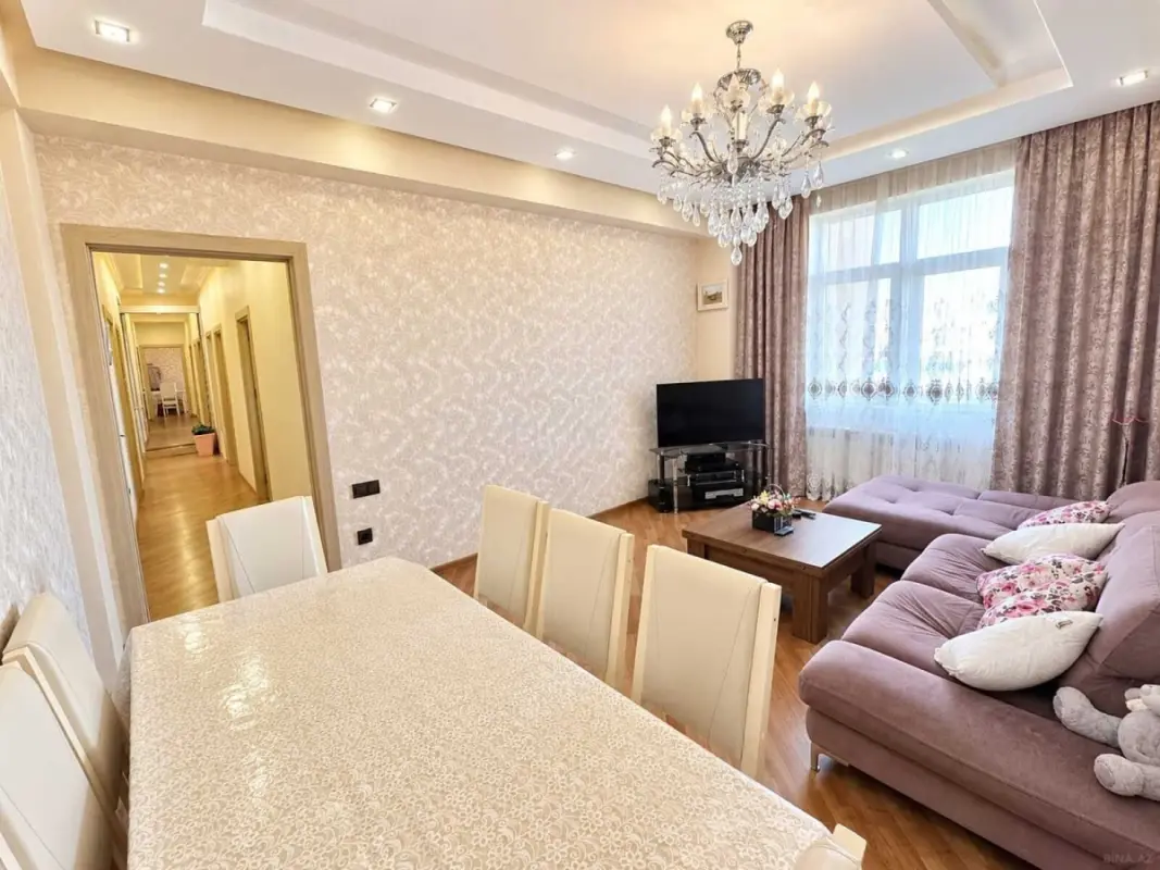 Satılır 3 otaqlı mənzil 111 m²