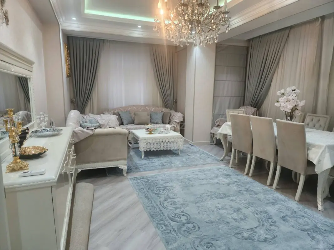 Kirayə verilir 4 otaqlı mənzil 180 m²
