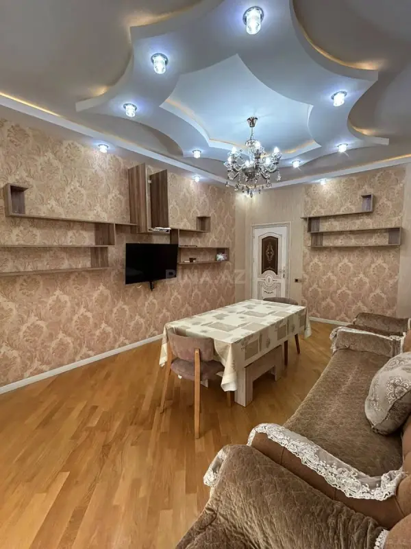 Kirayə verilir 2 otaqlı mənzil 95 m²