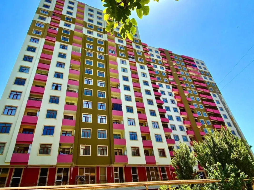 Satılır 3 otaqlı mənzil 108 m²