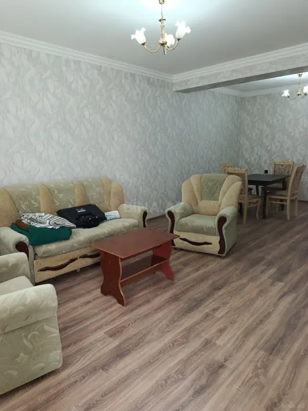 Kirayə verilir 2 otaqlı mənzil 83 m²