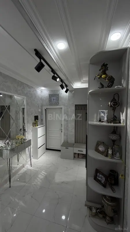 Satılır 2 otaqlı mənzil 68 m²