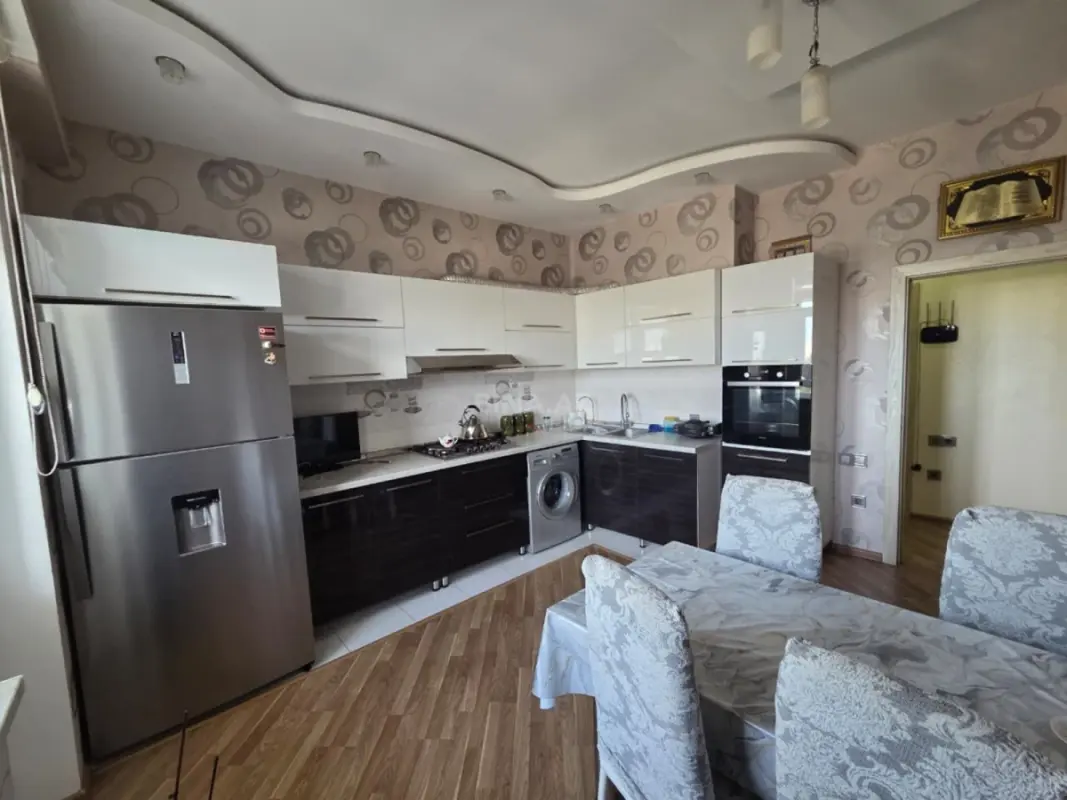 Satılır 3 otaqlı mənzil 111 m²